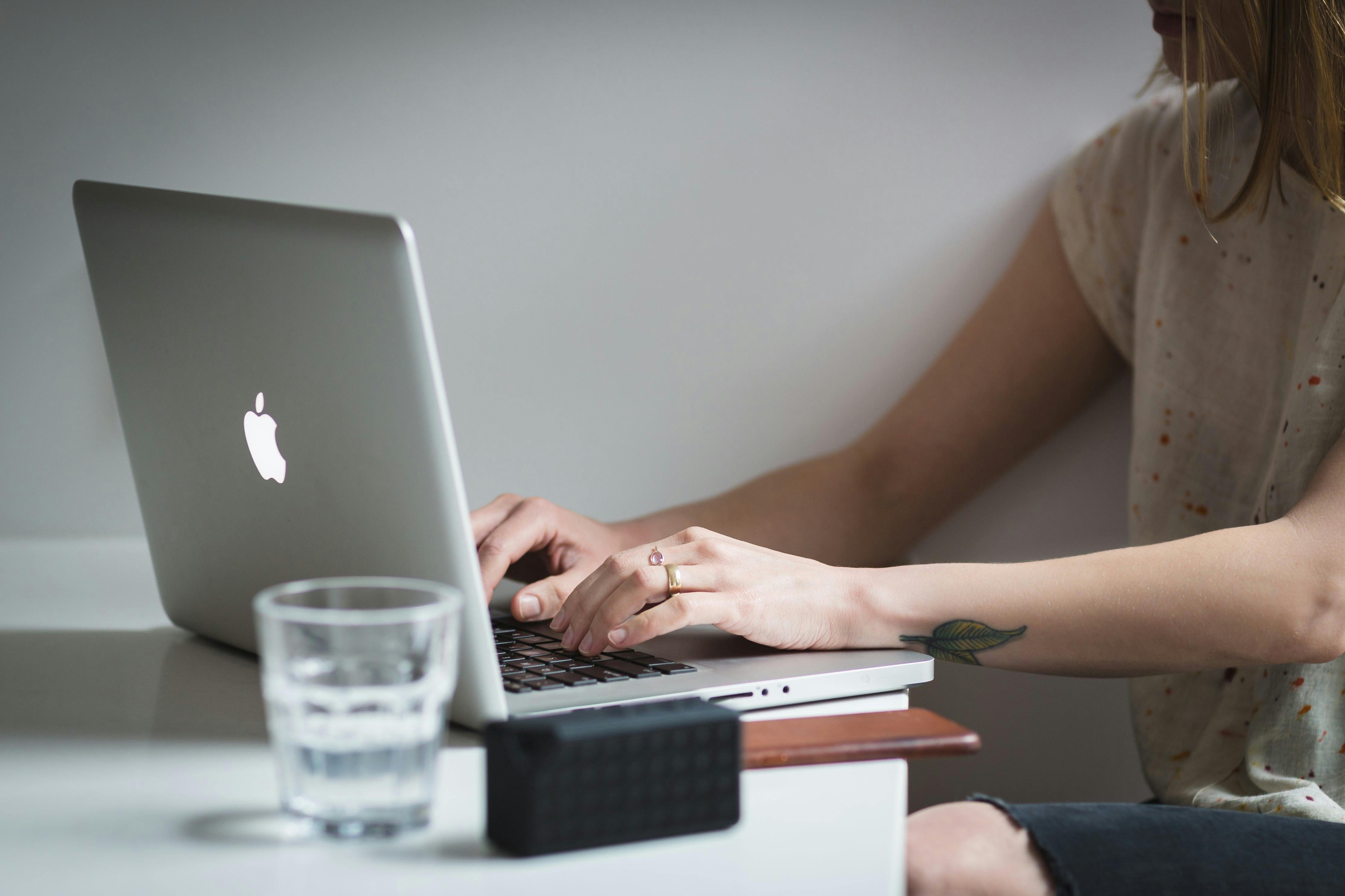 stocksnaplaptop2562361